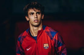 顶对弱踢脚（Top Pair Bad Kicker）的尴尬：如何避免输掉大底池？（顶对弱踢脚的难关：怎样在大底池中避免被套？）